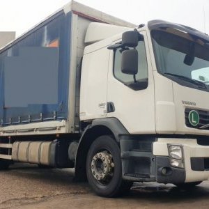 foto EUR5 Volvo 7.5m 19.5t bed lowdeck-trailer air sail FE320