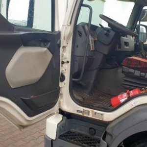 foto EUR5 Volvo 7.5m 19.5t bed lowdeck-trailer air sail FE320