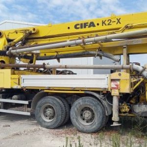 foto 32m concrete pump CIFA 6x2 Volvo