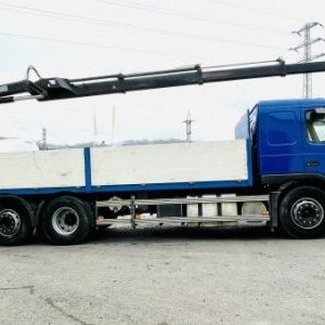 foto 6.6m Volvo 6x2 +crane